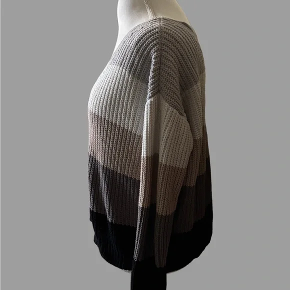 Love By Design Neutral Stripe V-Neck Sweater Size M - Picture 6 of 8